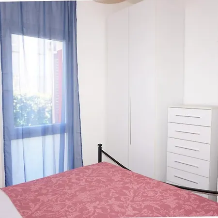 Flat With A Private Garden Next To The Sea
