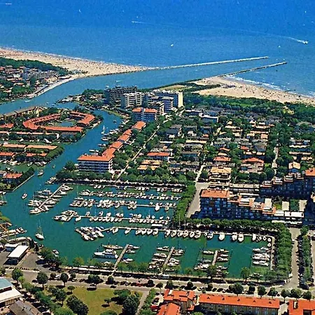 Flat With A Private Garden Next To The Sea Apartment Porto Santa Margherita di Caorle
