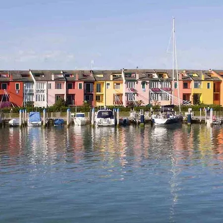 Flat With A Private Garden Next To The Sea Apartment *